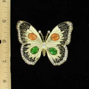 austriancrystalbutterflybrooch_vintagebutterflypins_butterflybrooches_rhinestonebutterflybrooches_rhinestonebutterflypins_ladiesdesignerjewelry_womensdesignerjewelry