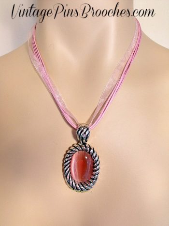 Vintage Victorian Pastel Pink Cabochon Lucite Necklace Pendant, Necklaces, Ladies Women's Designer Fashion Jewelry